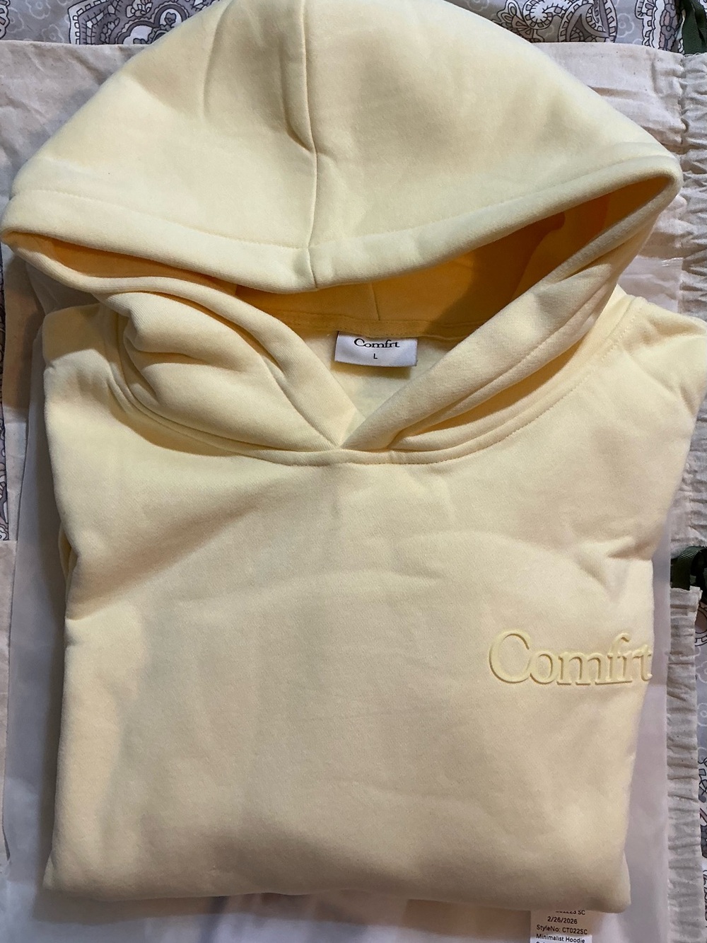 Comfrt minimalist hoodie limited edition, color buttercream